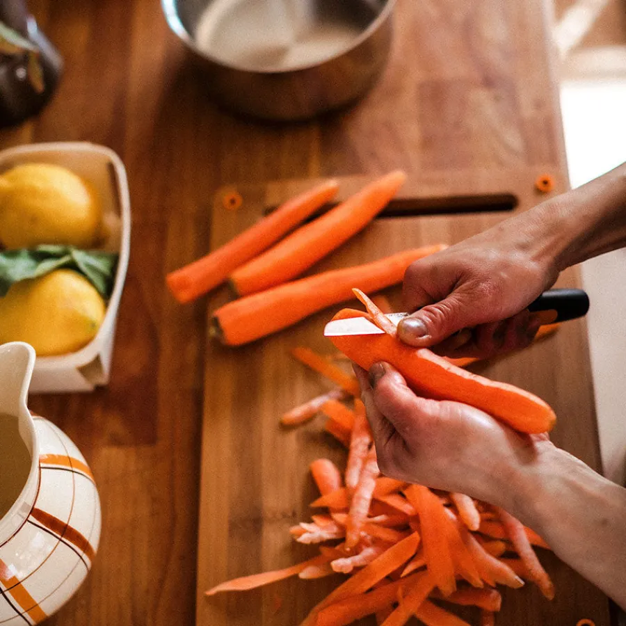 Kniver|Redskaper>FISKARS Functional Form Skrellekniv 8cm