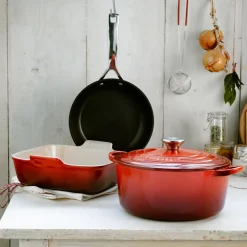 Støpejern>LE CREUSET Støpejernsgryte 5,3L/26cm Cerise