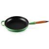 Støpejern>LE CREUSET Støpejernspanne m/trehåndtak 28cm Bamboo Green