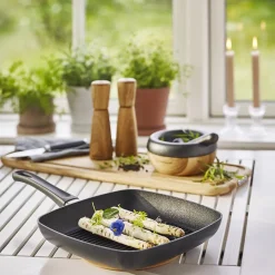 Redskaper>SCANPAN Maitre D' Morter med Støter 10cm Støpejern Eik